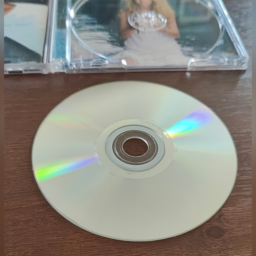 Taylor Swift Debut Self Titled CD 2006. Excellent Condition. - Picture 6 of 6